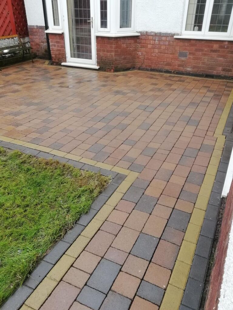 photo of block paving drive after it has been cleaned